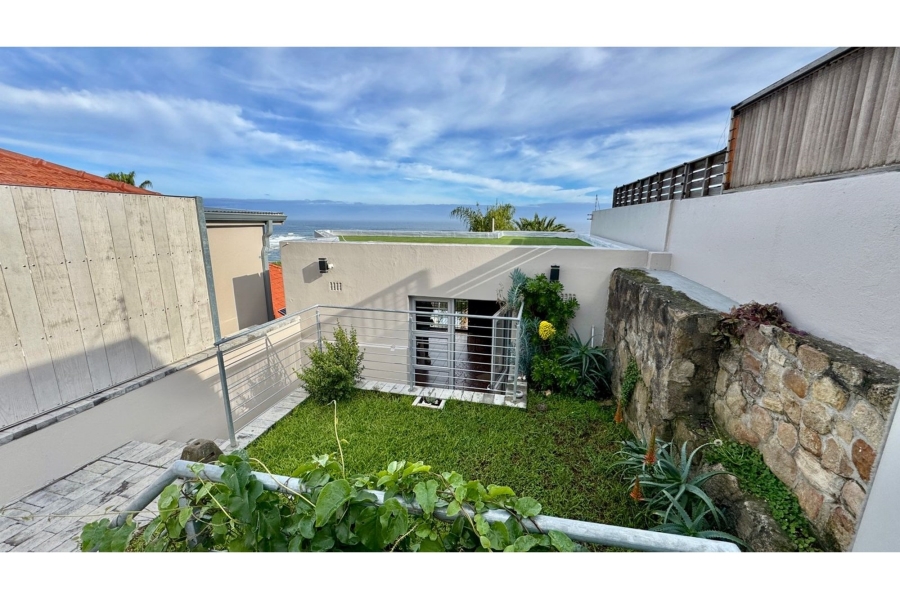 To Let 1 Bedroom Property for Rent in Clifton Western Cape